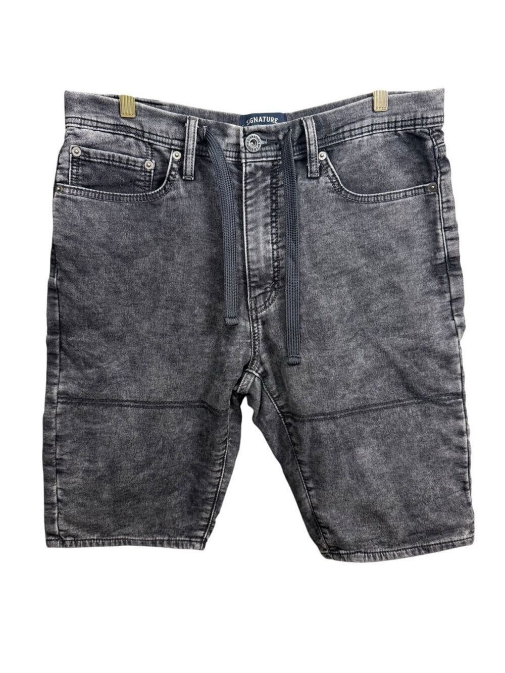 Levi Strauss Shorts Size W32 Gray